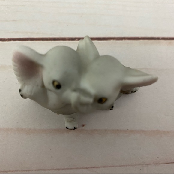 Vintage George Good Porcelain Elephants Mini Figurine 1.5" Taiwan - Picture 6 of 6